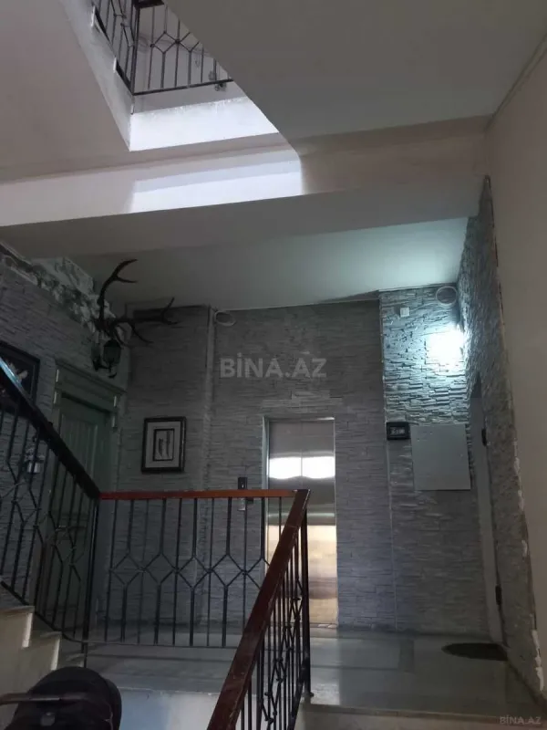 Satılır 3 otaqlı mənzil 130 m²