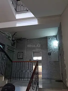 Satılır 3 otaqlı mənzil 130 m²