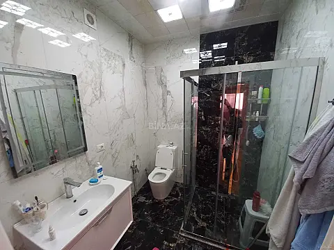 Satılır 3 otaqlı mənzil 130 m²