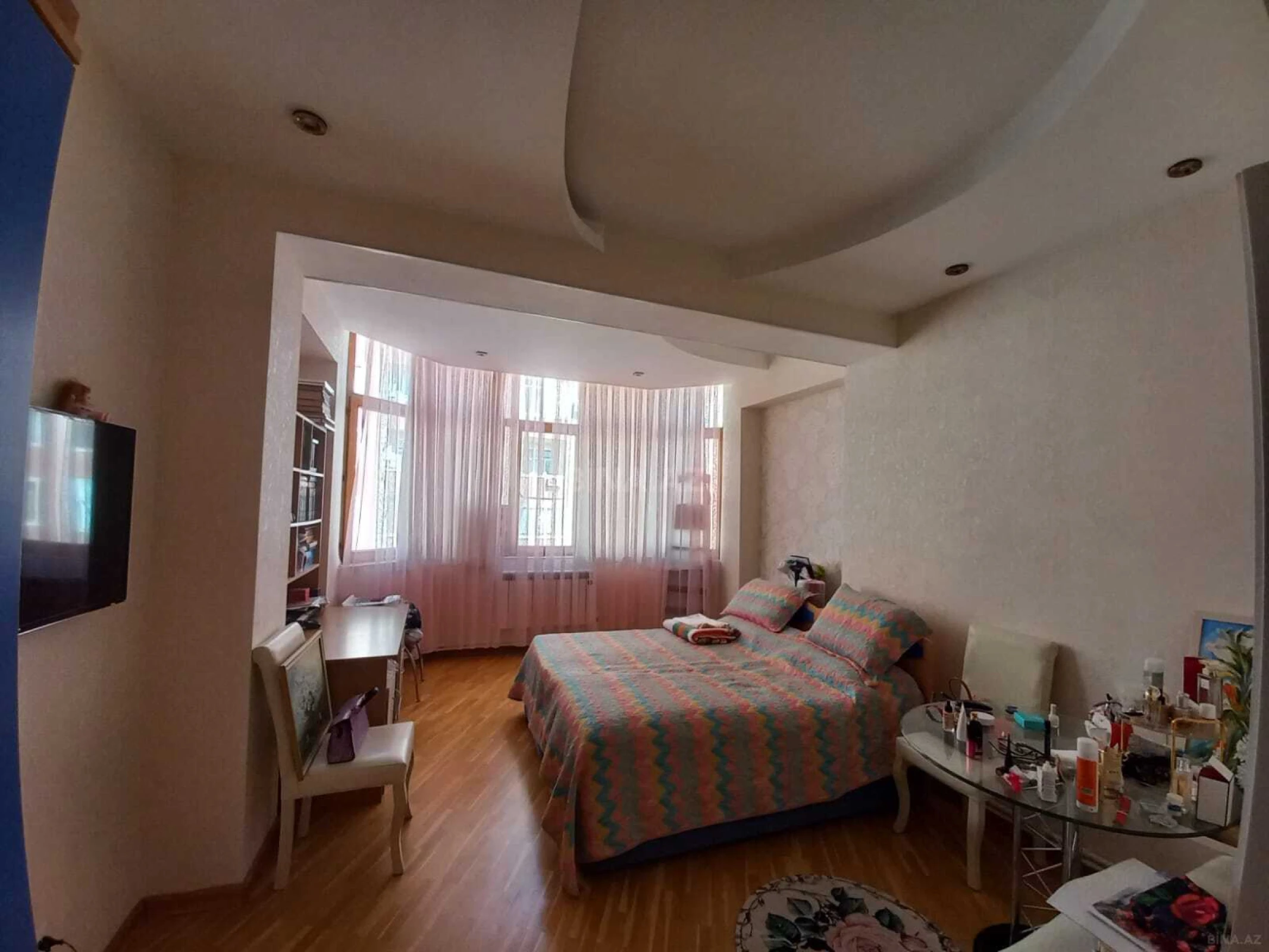 Satılır 3 otaqlı mənzil 130 m²