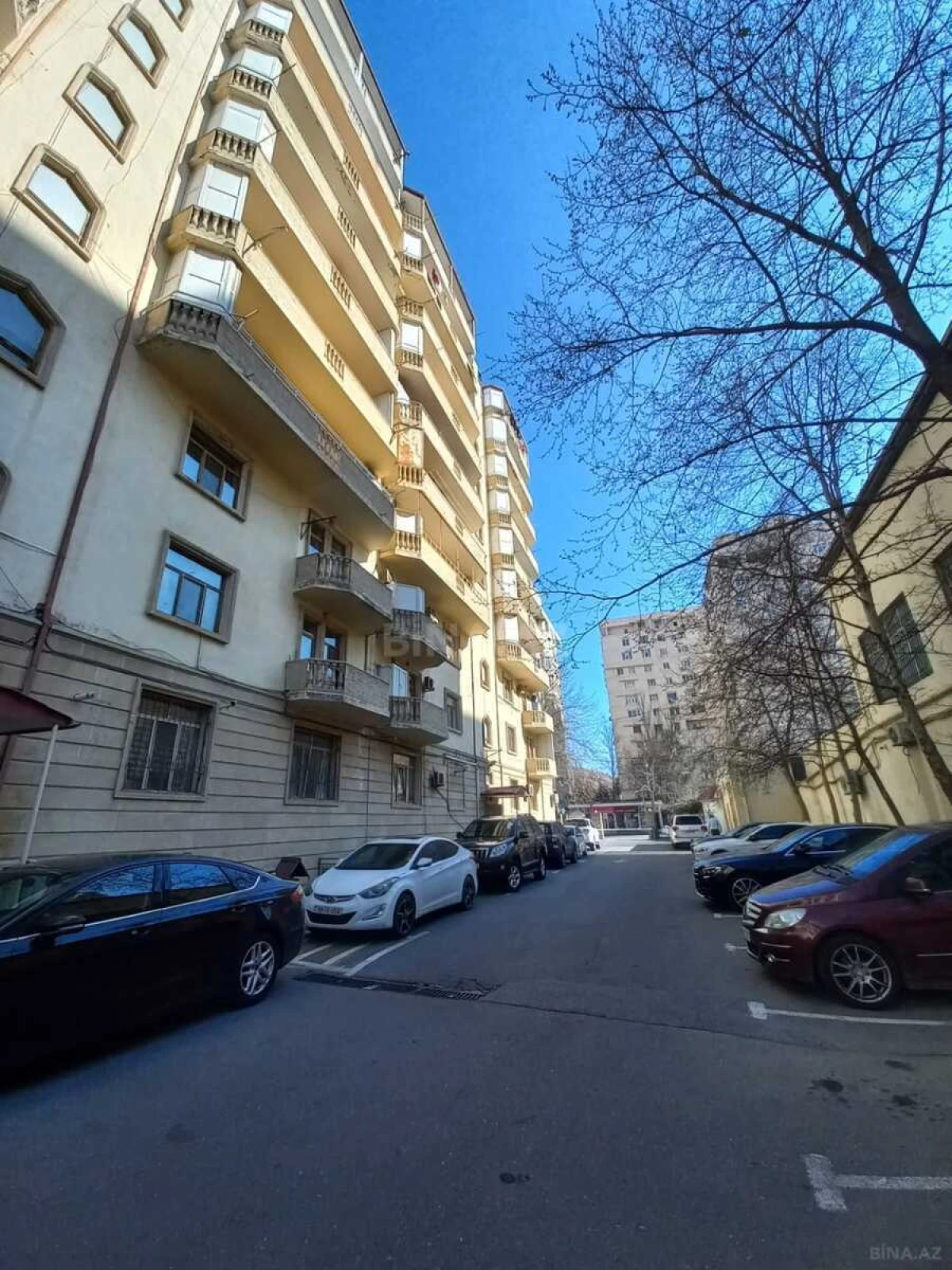 Satılır 3 otaqlı mənzil 130 m²