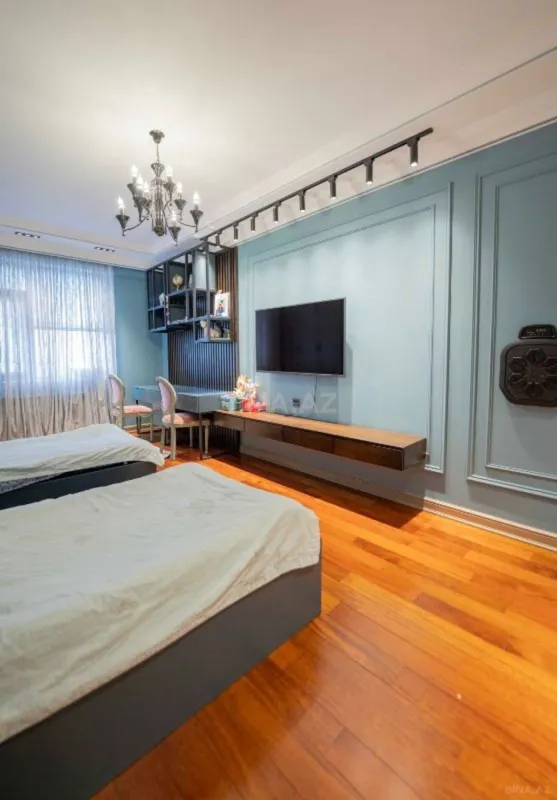 Satılır 3 otaqlı mənzil 165 m²