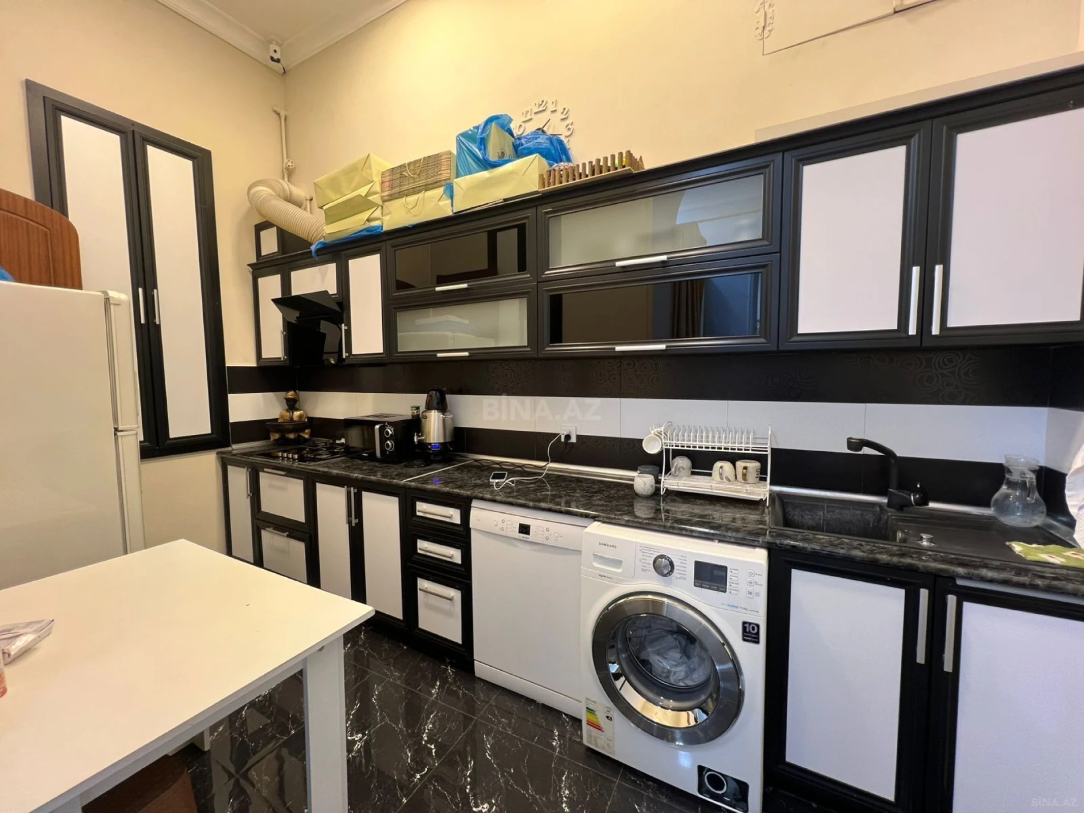 Kirayə verilir obyekt 140 m²