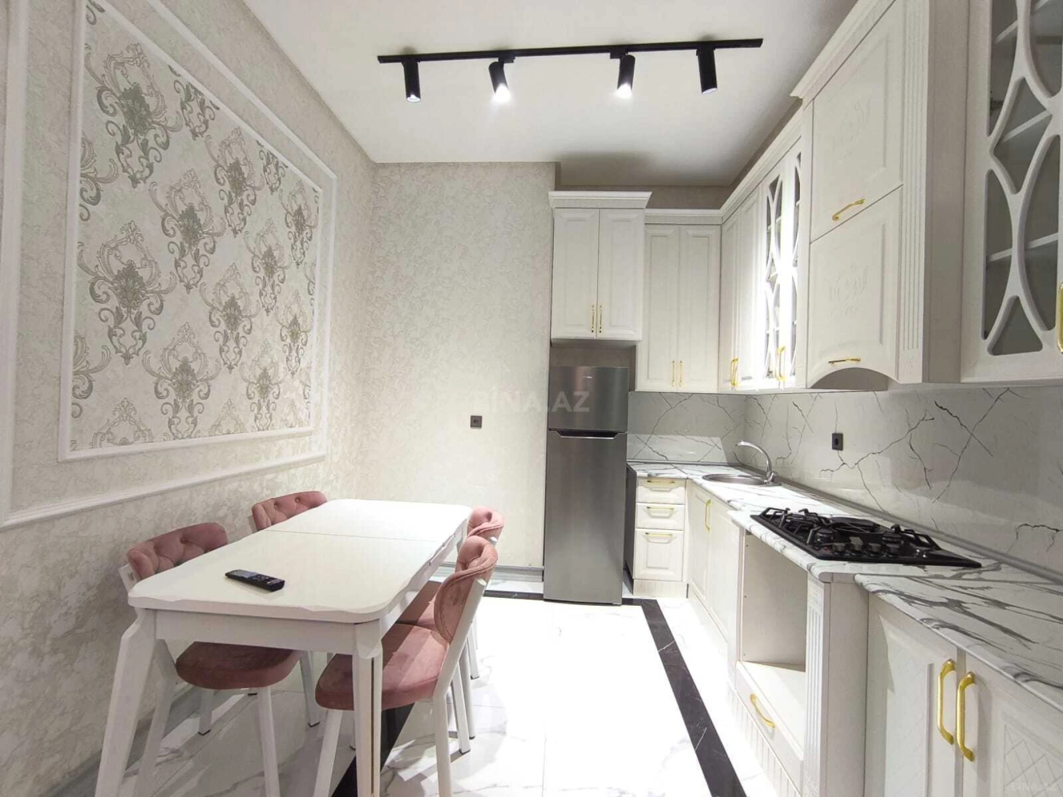 Kirayə verilir 3 otaqlı mənzil 95 m²