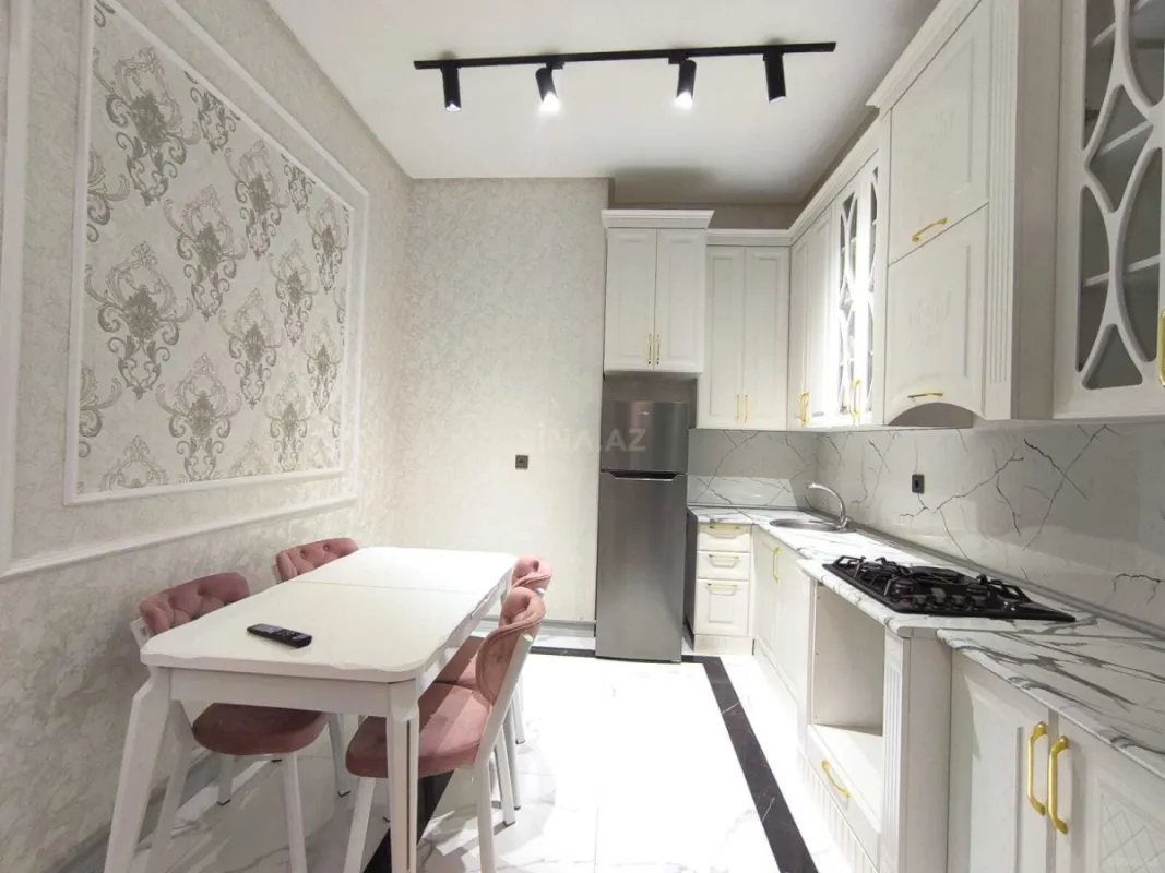 Kirayə verilir 3 otaqlı mənzil 95 m²