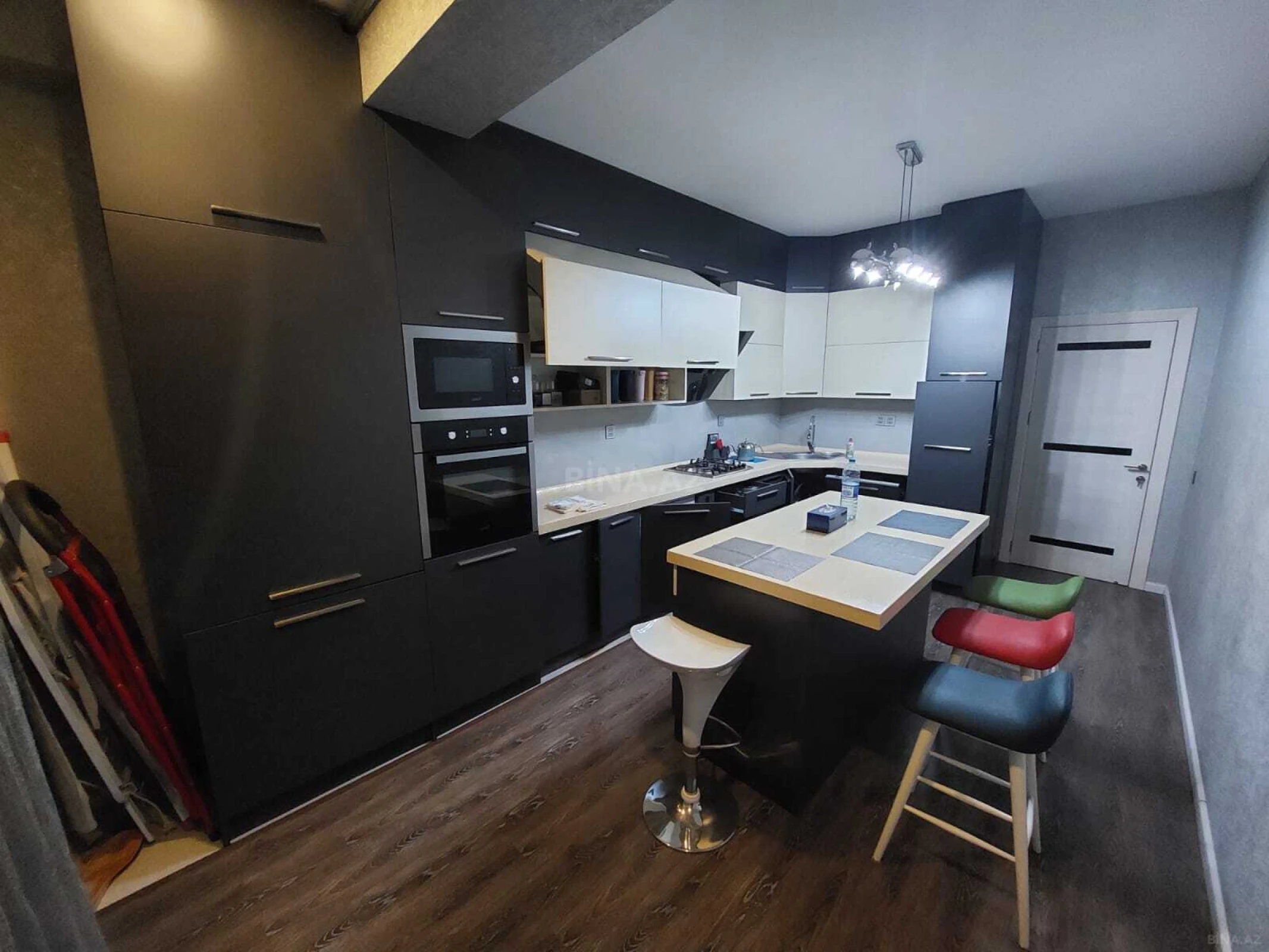 Kirayə verilir 3 otaqlı mənzil 122 m²