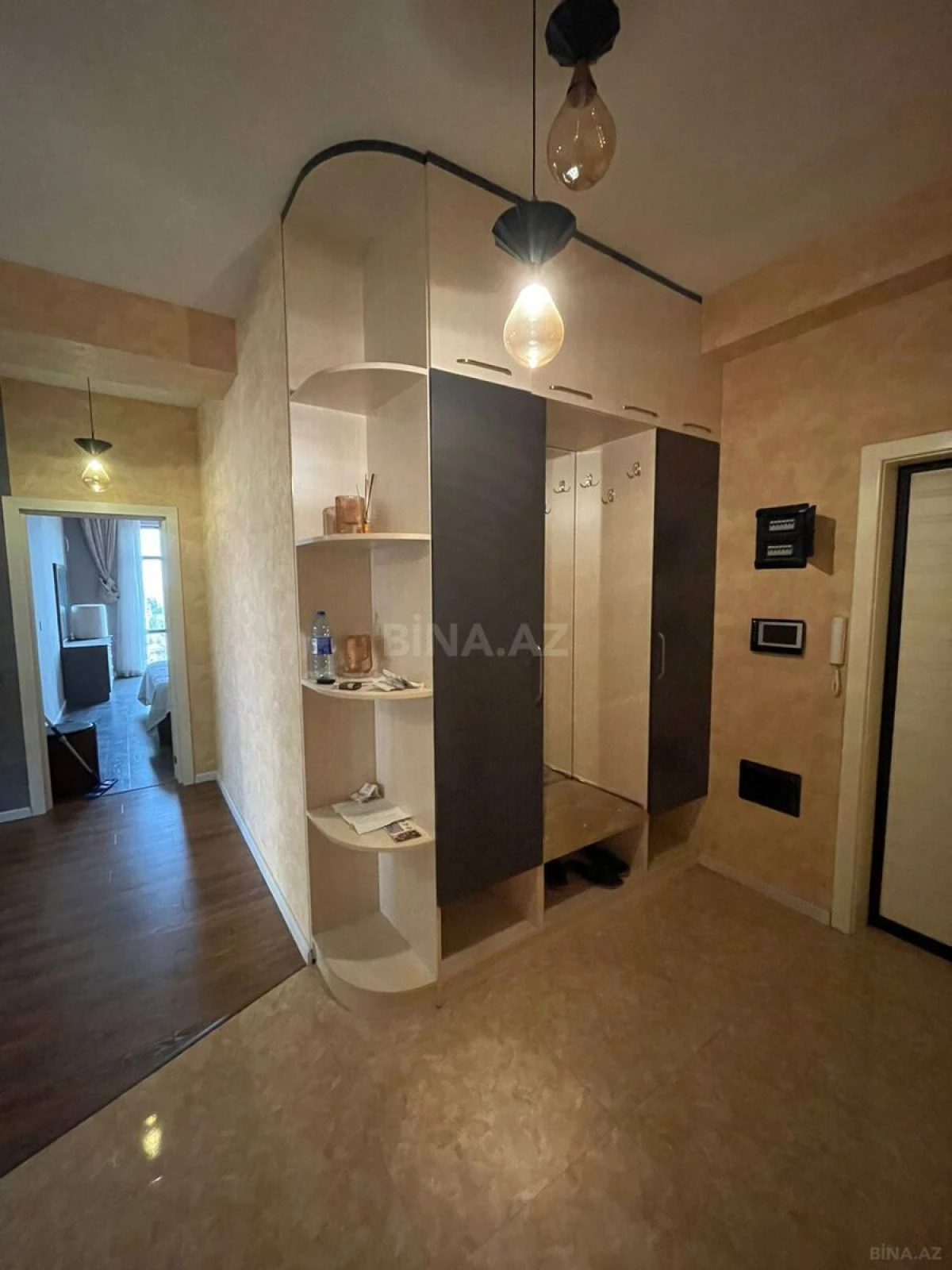 Kirayə verilir 3 otaqlı mənzil 122 m²