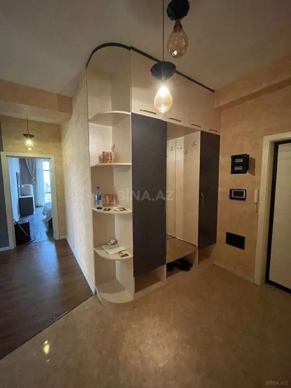 Kirayə verilir 3 otaqlı mənzil 122 m²