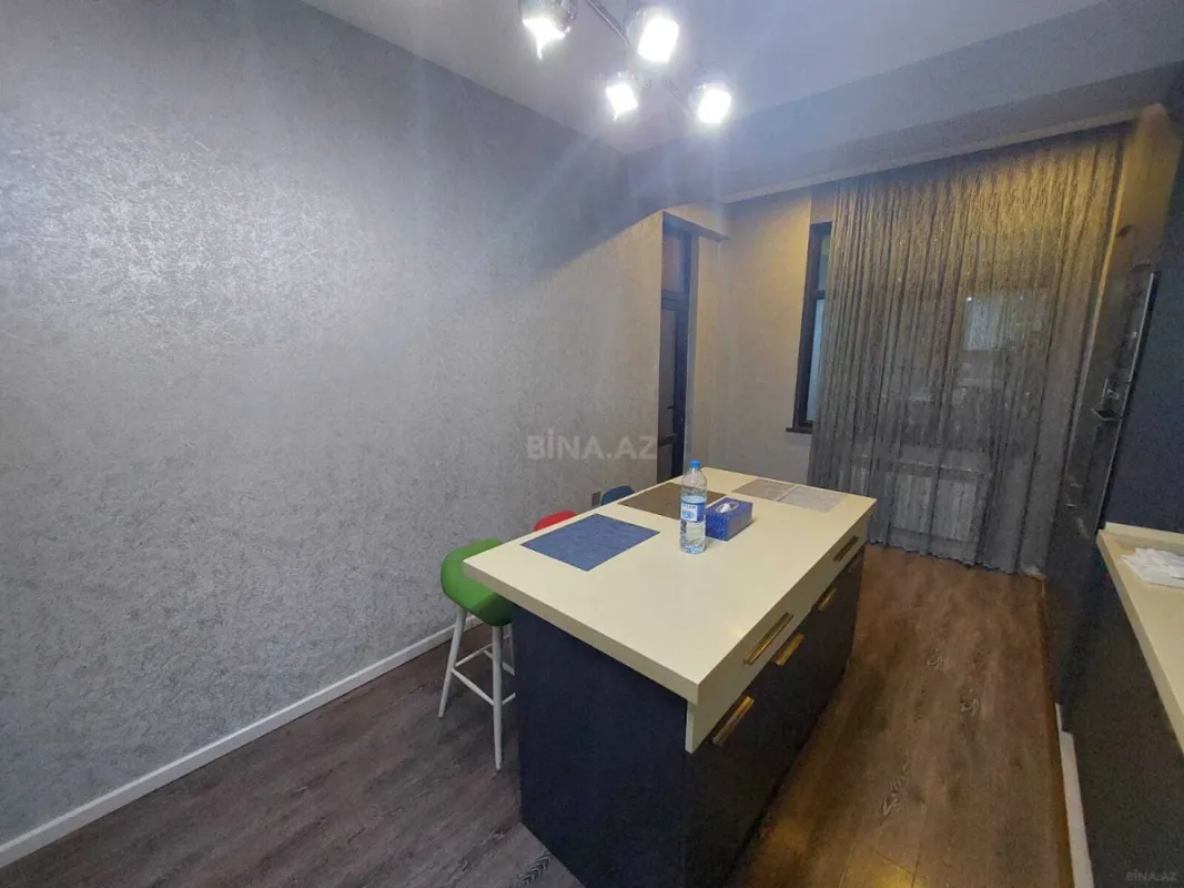 Kirayə verilir 3 otaqlı mənzil 122 m²