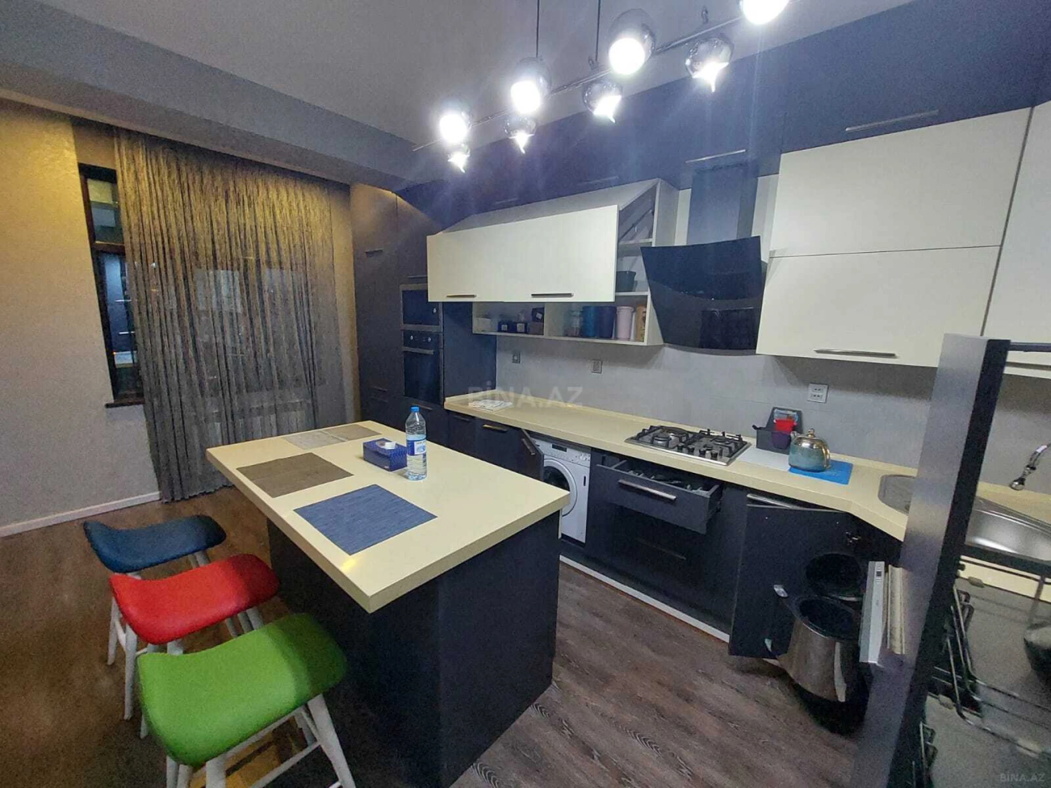 Kirayə verilir 3 otaqlı mənzil 122 m²