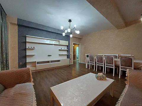 Kirayə verilir 3 otaqlı mənzil 122 m²