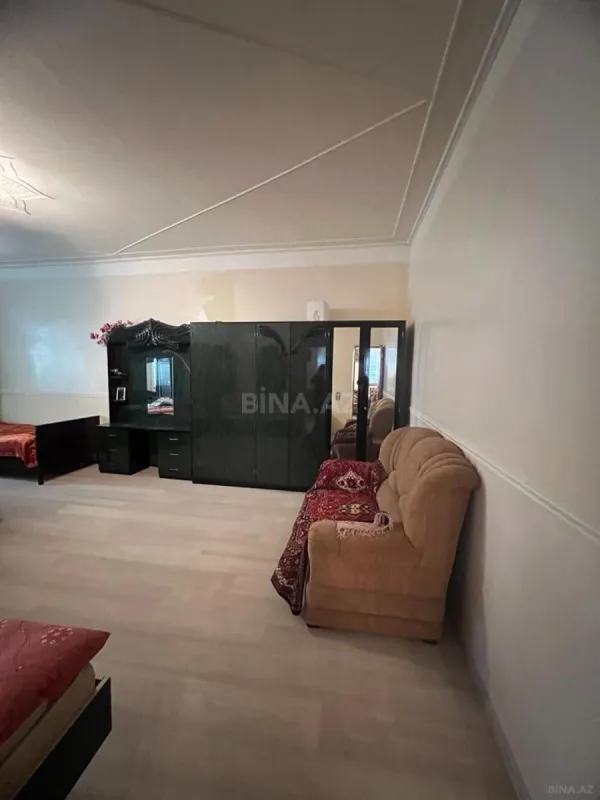 Satılır 8 otaqlı həyət evi 288 m²