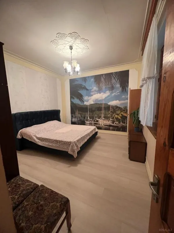 Satılır 8 otaqlı həyət evi 288 m²