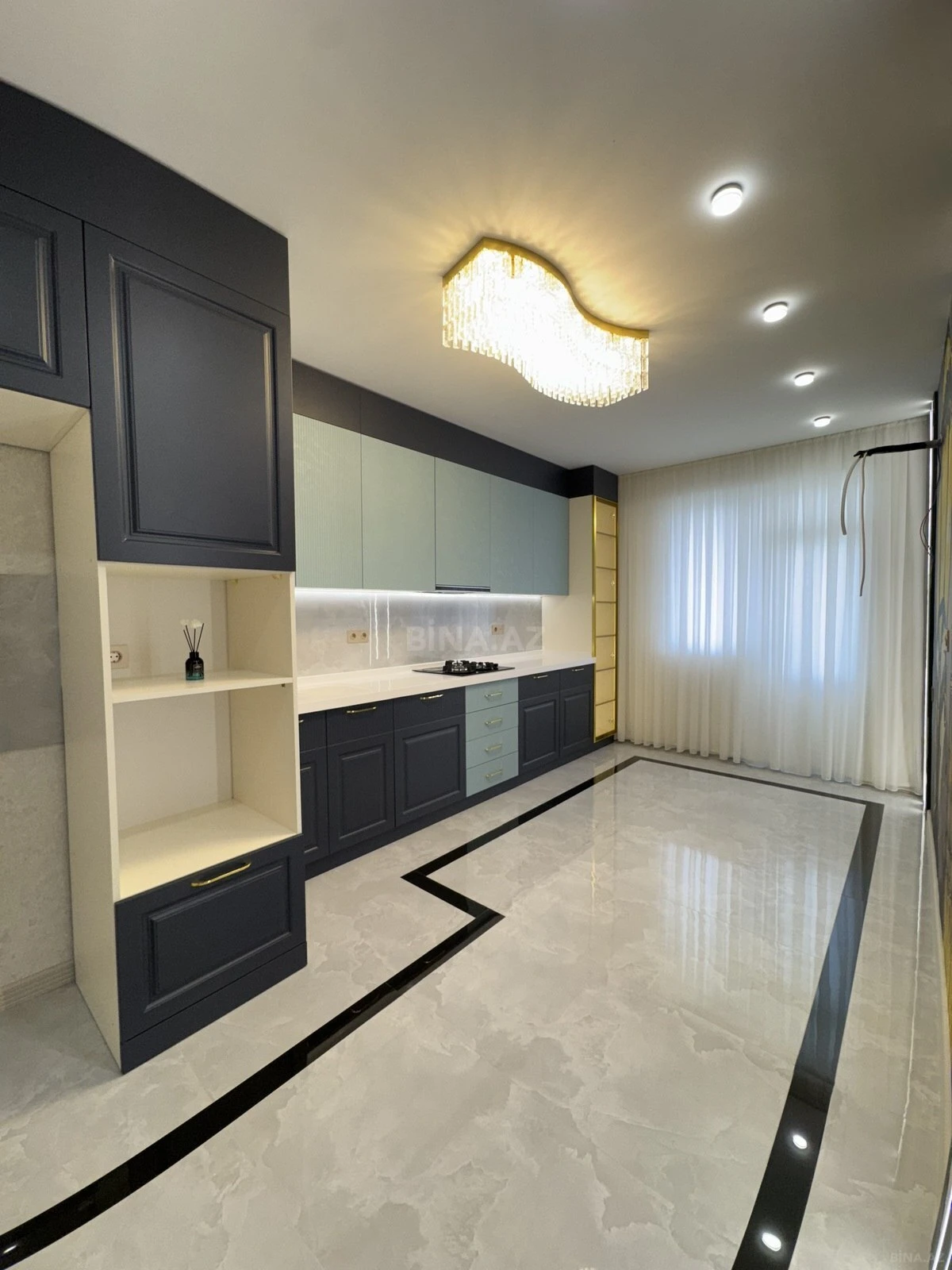 Satılır 3 otaqlı mənzil 110 m²