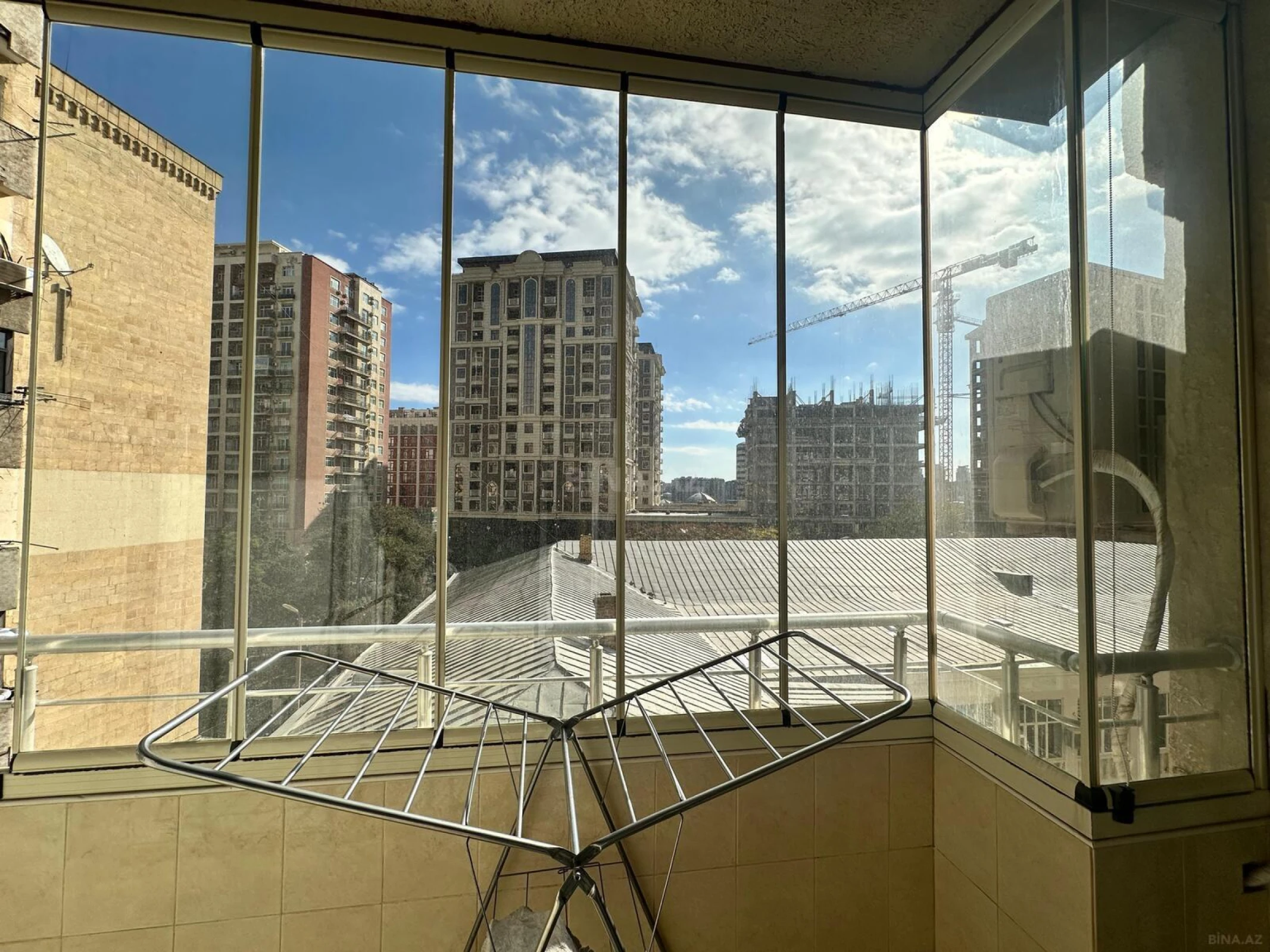 Satılır 3 otaqlı mənzil 130 m²