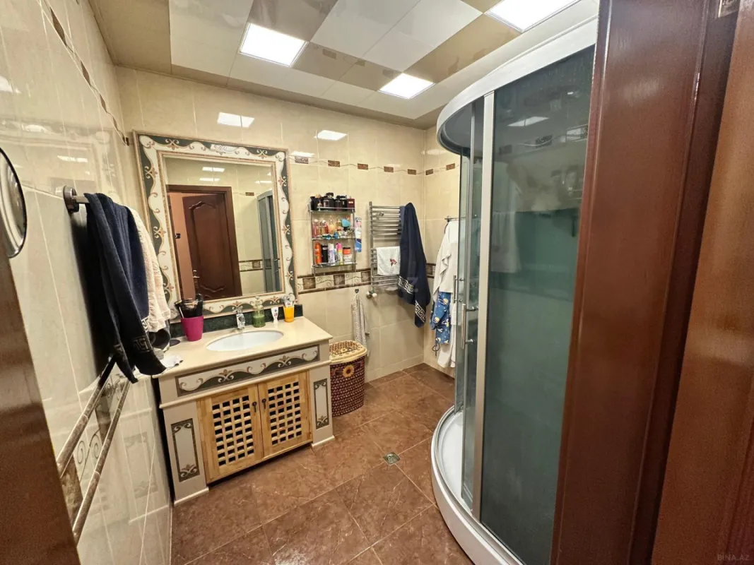 Satılır 3 otaqlı mənzil 130 m²