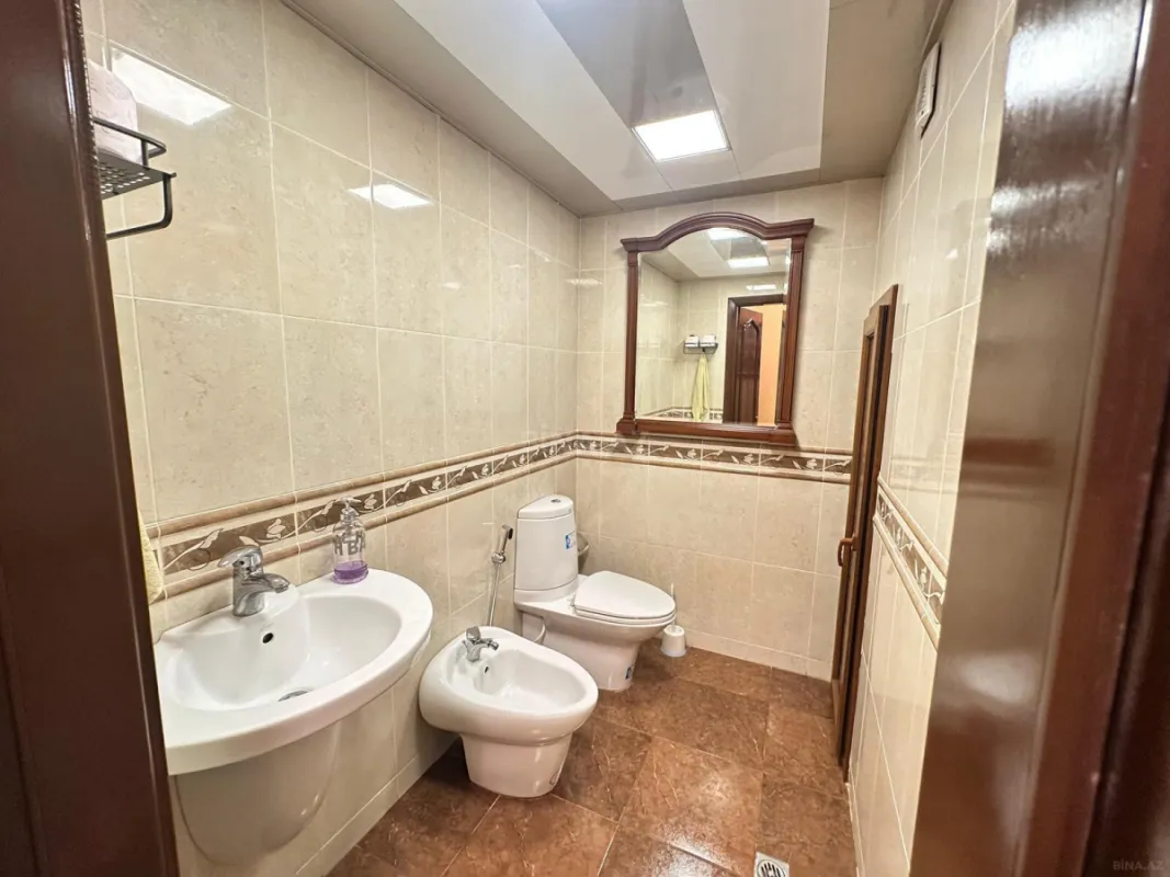 Satılır 3 otaqlı mənzil 130 m²