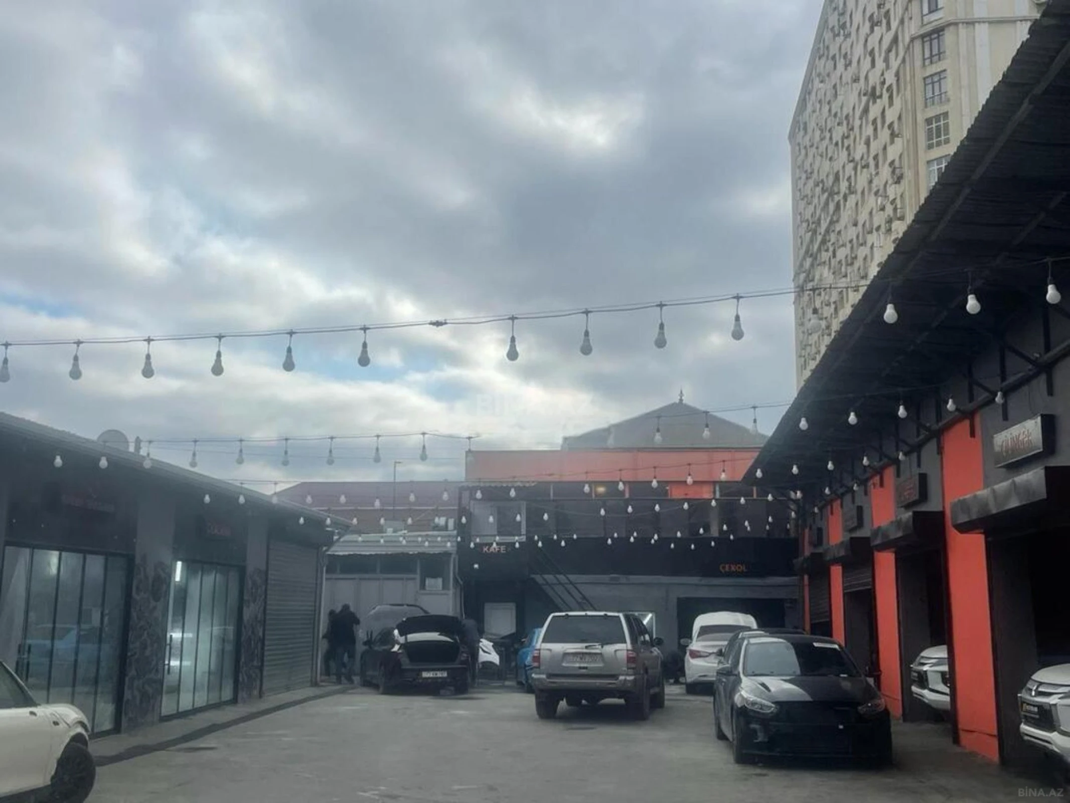 Satılır obyekt 1000 m²