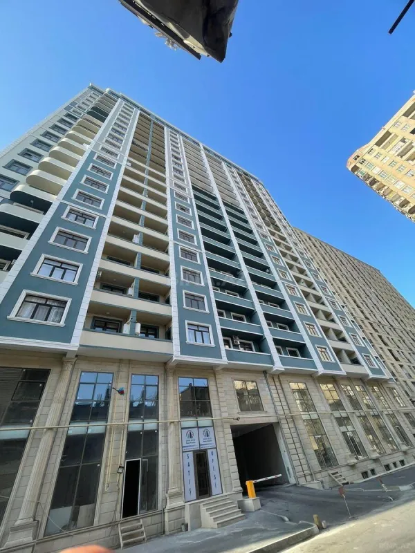 Satılır 3 otaqlı mənzil 152 m²