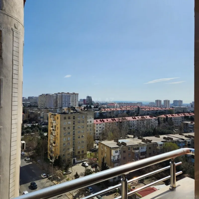 Satılır 3 otaqlı mənzil 145 m²