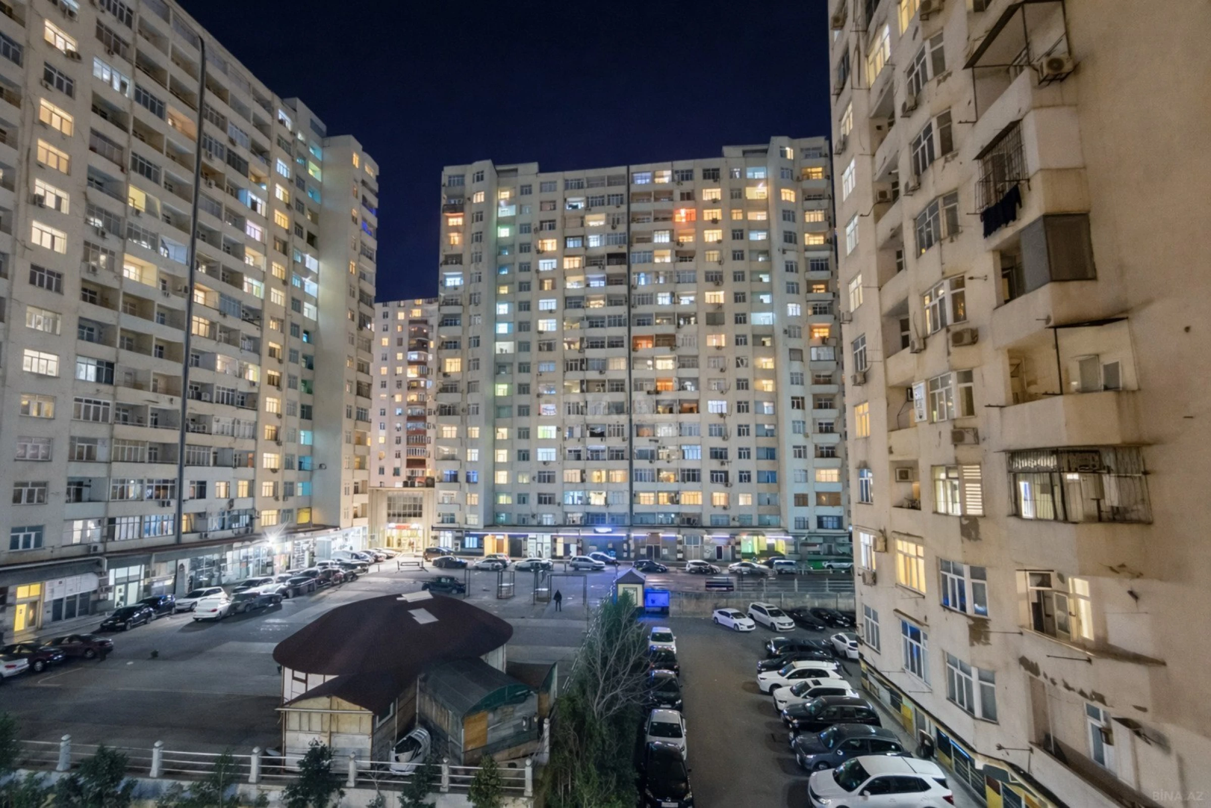 Satılır 3 otaqlı mənzil 115 m²