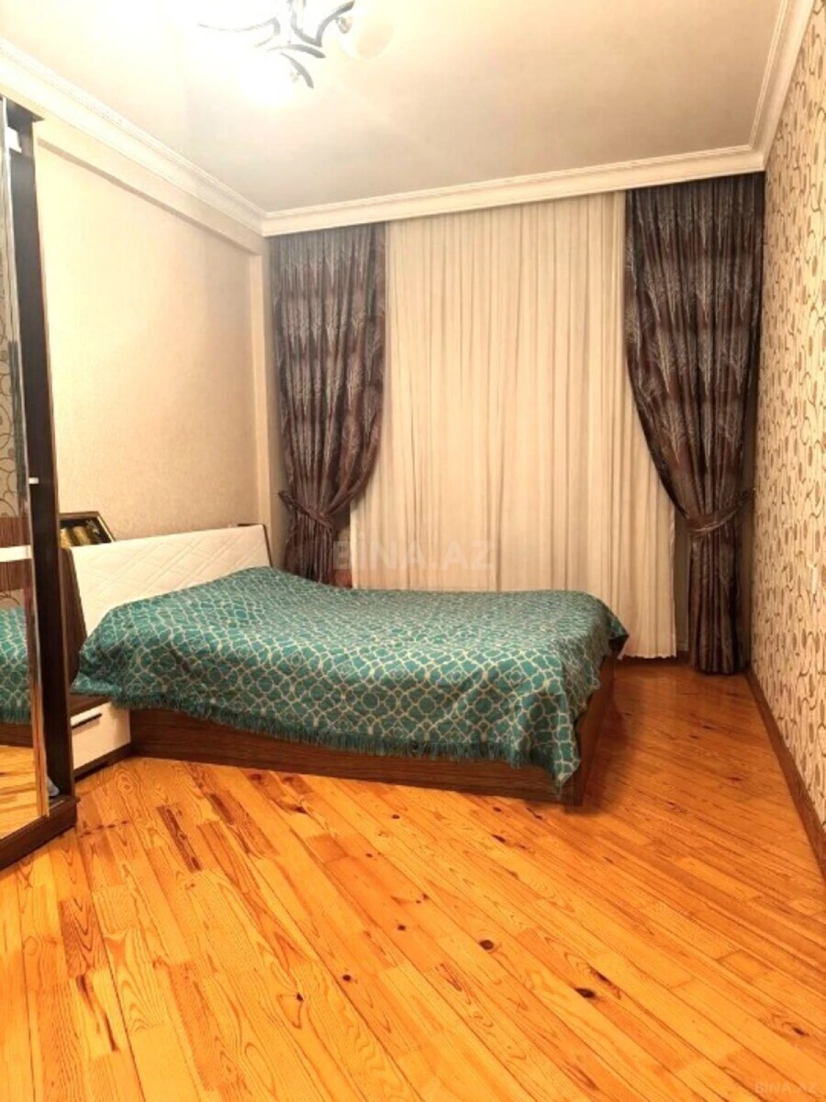 Satılır 3 otaqlı mənzil 115 m²
