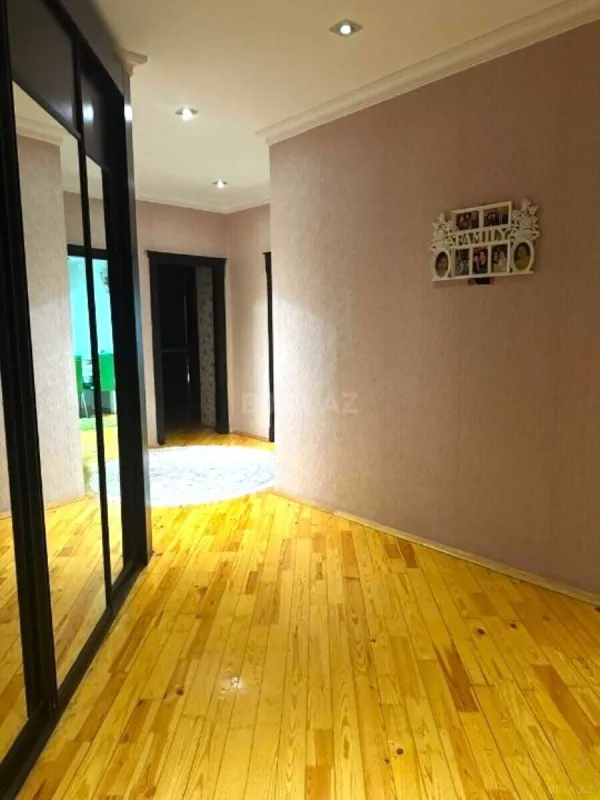 Satılır 3 otaqlı mənzil 115 m²