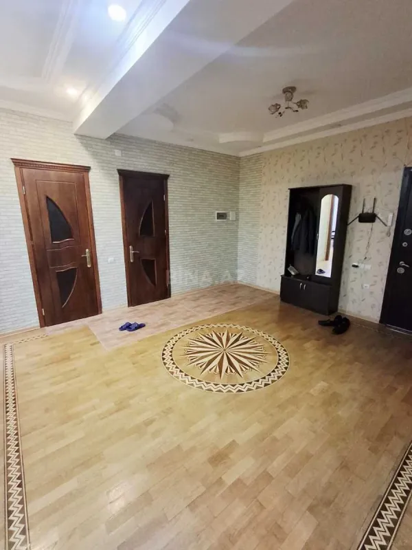 Satılır 3 otaqlı mənzil 127 m²