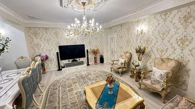 Satılır 4 otaqlı mənzil 160 m²