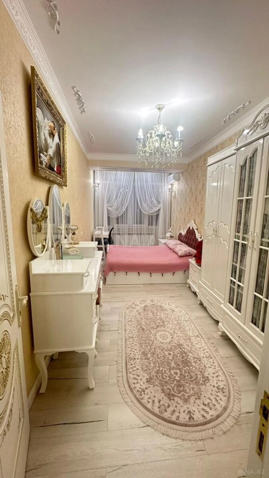 Satılır 4 otaqlı mənzil 160 m²