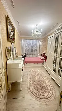 Satılır 4 otaqlı mənzil 160 m²