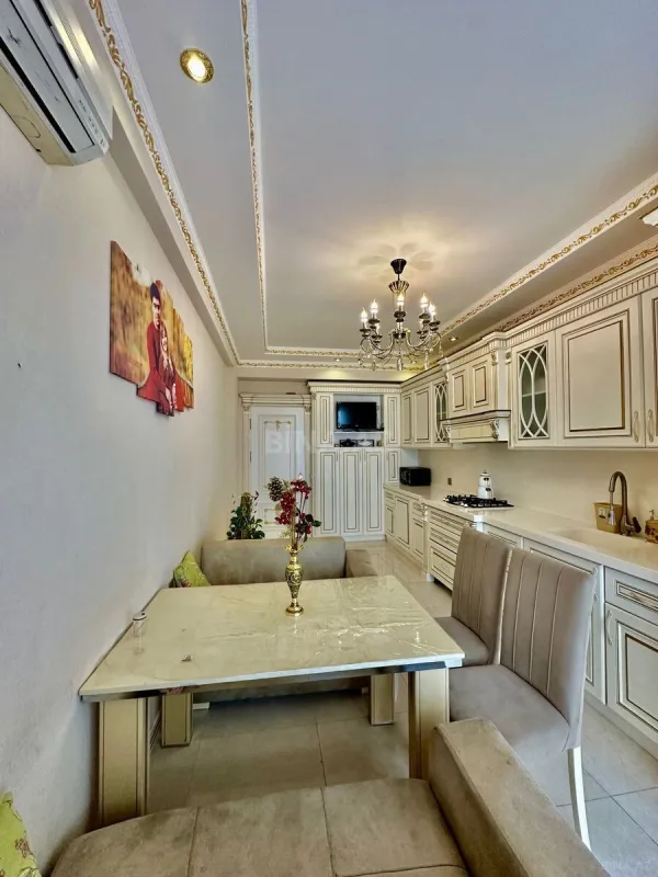 Kirayə verilir 4 otaqlı mənzil 180 m²