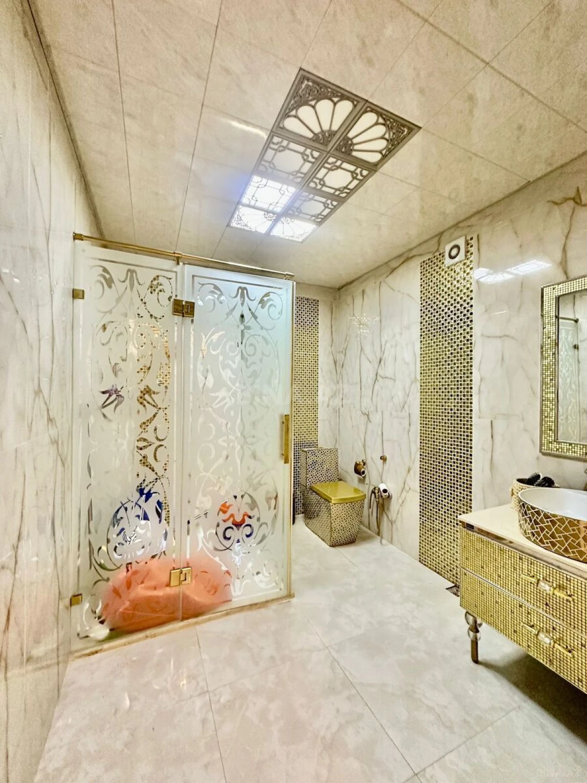 Kirayə verilir 4 otaqlı mənzil 180 m²