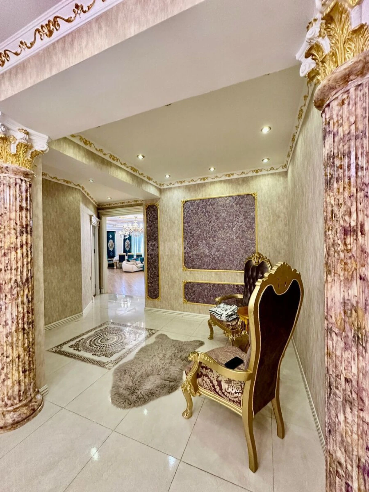 Kirayə verilir 4 otaqlı mənzil 180 m²