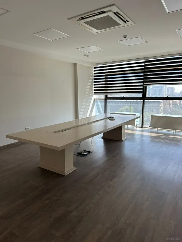 Kirayə verilir 8 otaqlı ofis 310 m²