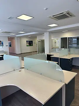 Kirayə verilir 8 otaqlı ofis 310 m²