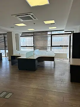 Kirayə verilir 8 otaqlı ofis 310 m²