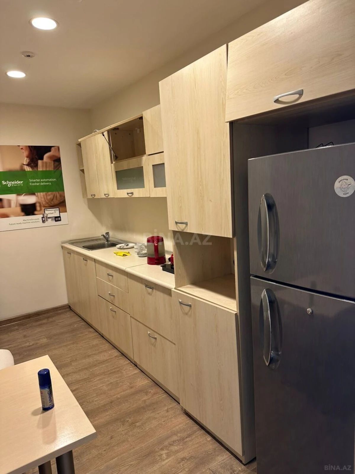 Kirayə verilir 8 otaqlı ofis 310 m²