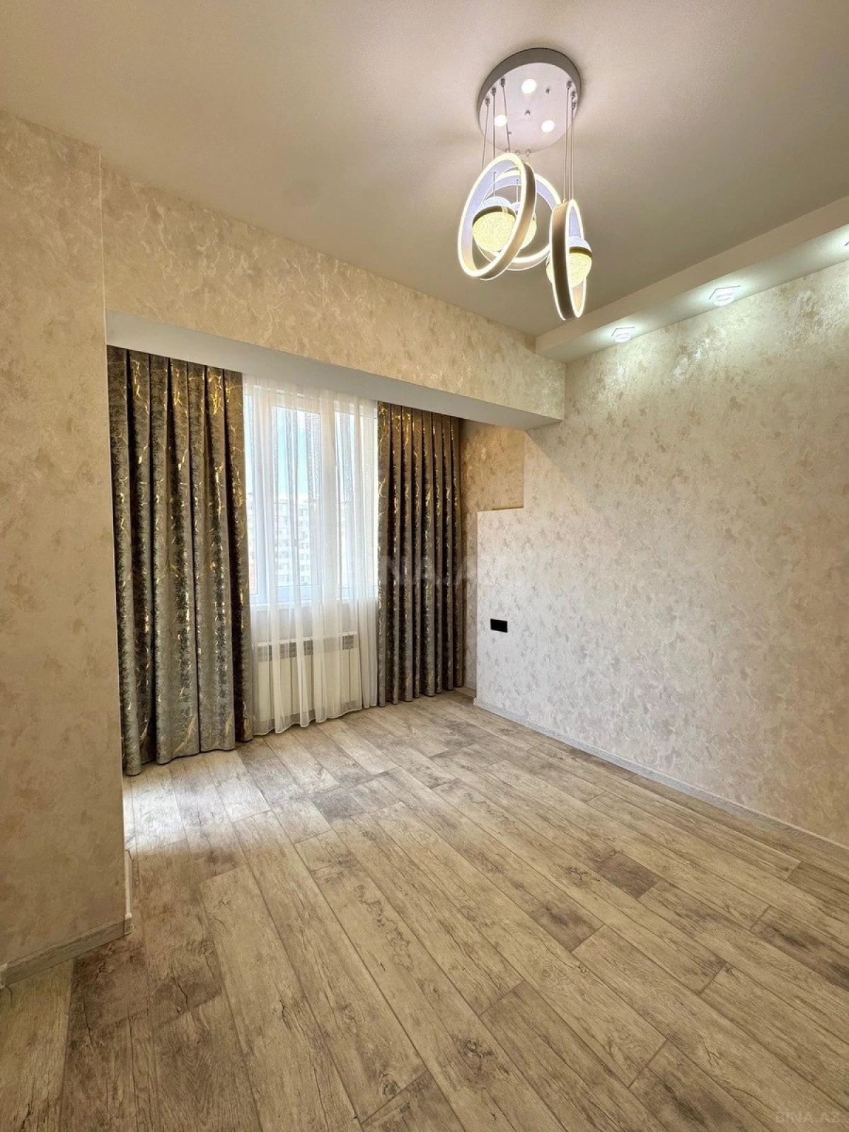 Satılır 2 otaqlı mənzil 55 m²