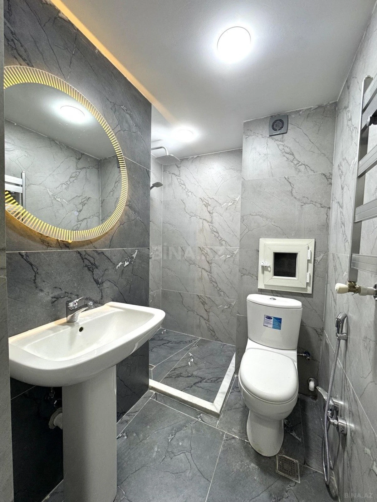Satılır 2 otaqlı mənzil 55 m²