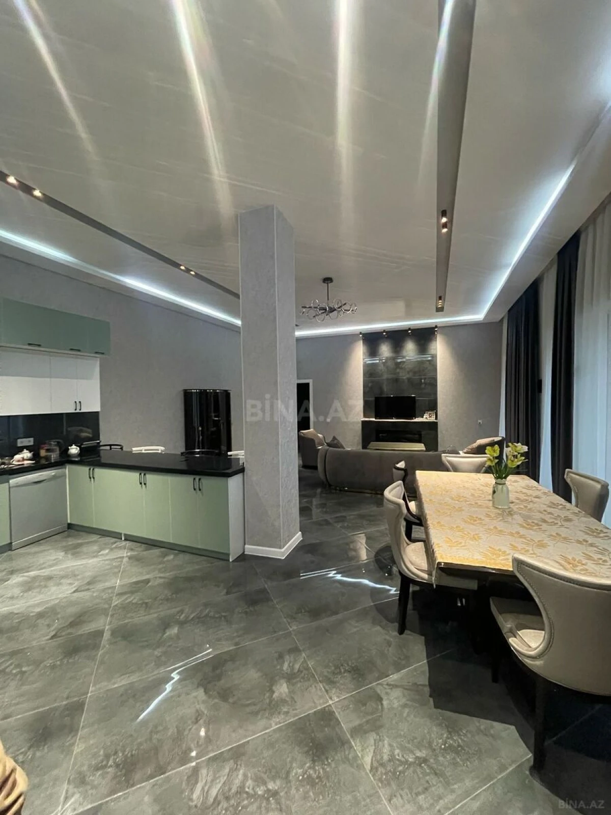 Kirayə verilir 4 otaqlı həyət evi 260 m²