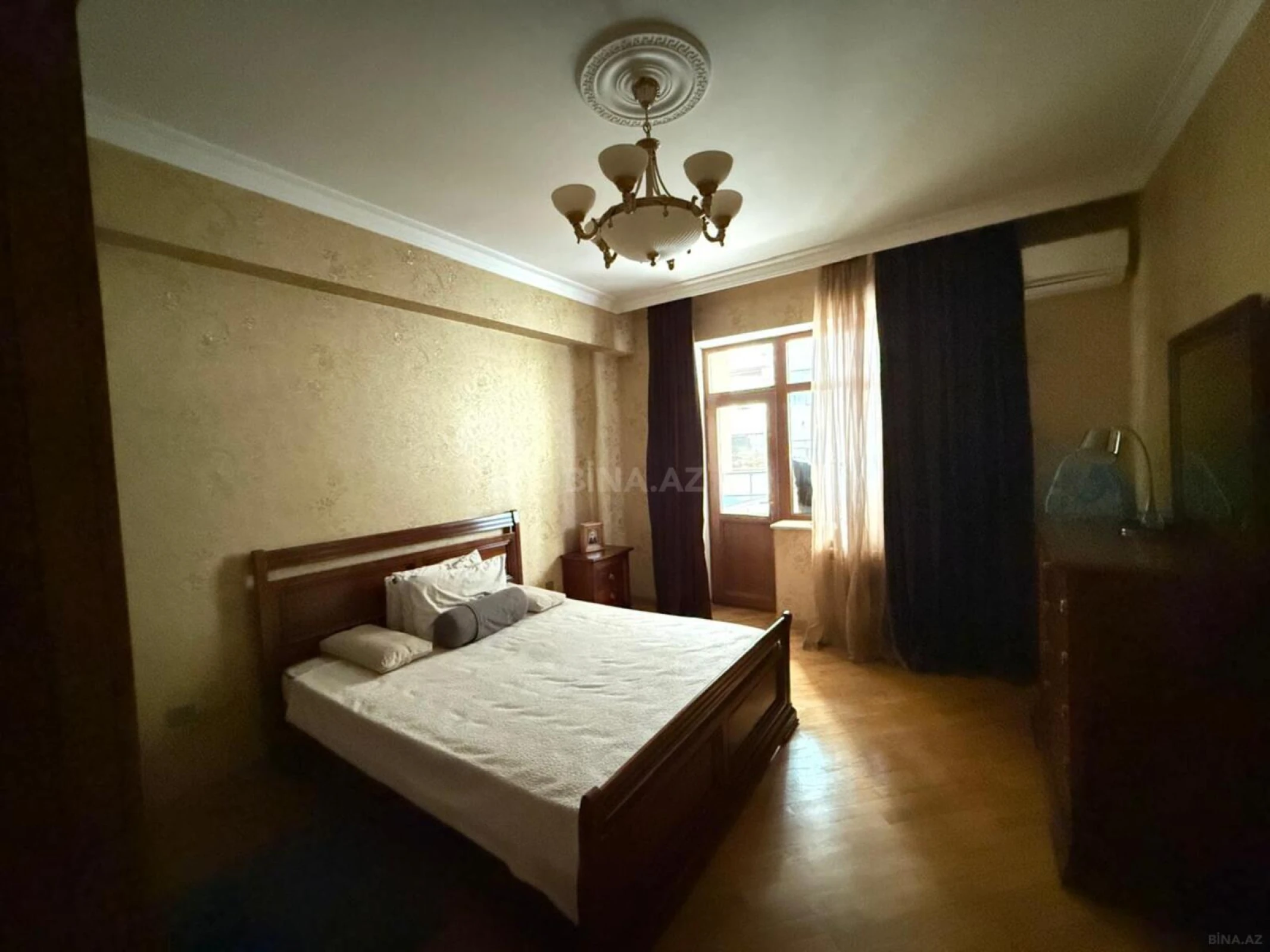 Satılır 3 otaqlı mənzil 110 m²