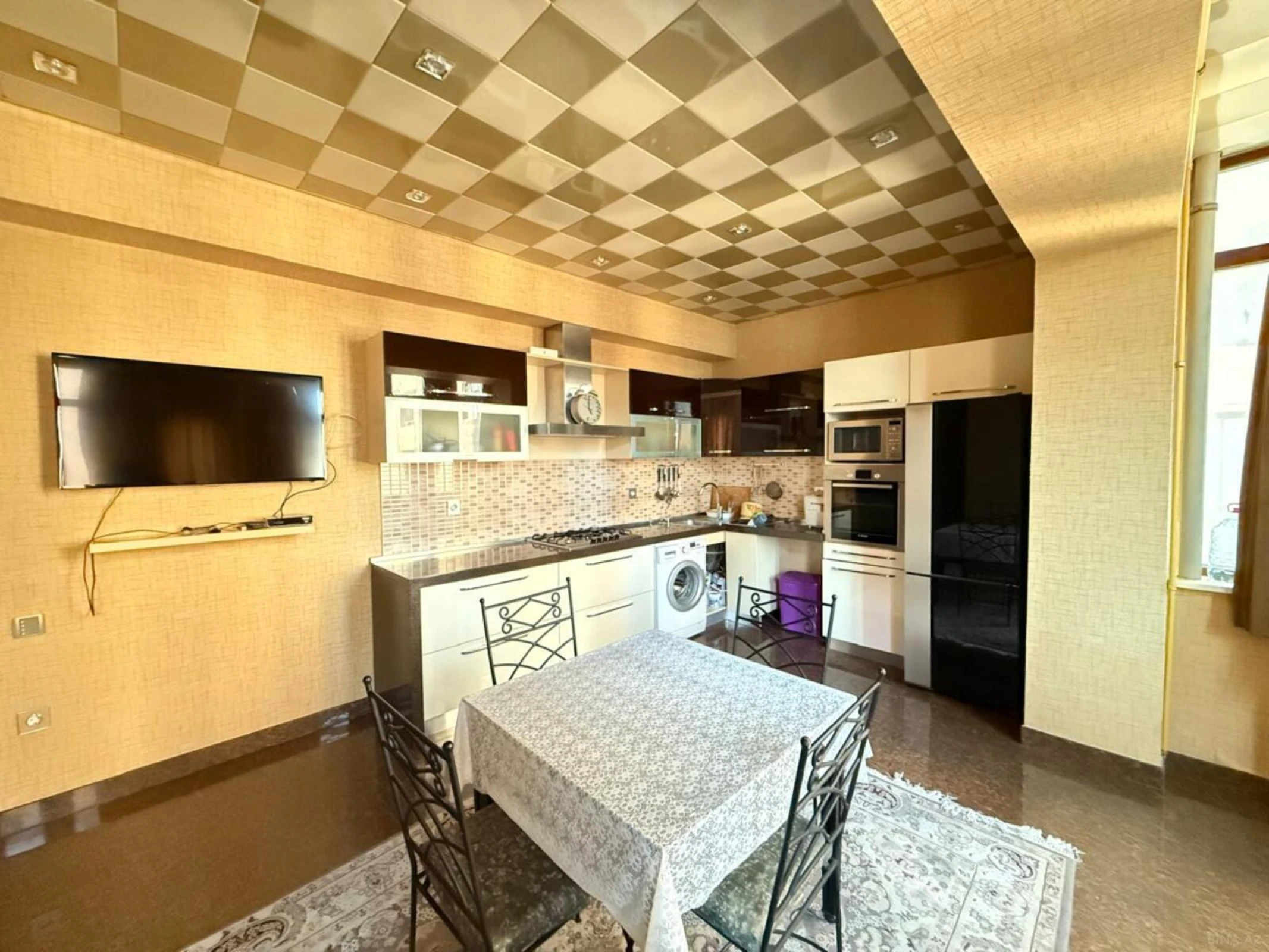 Satılır 3 otaqlı mənzil 110 m²