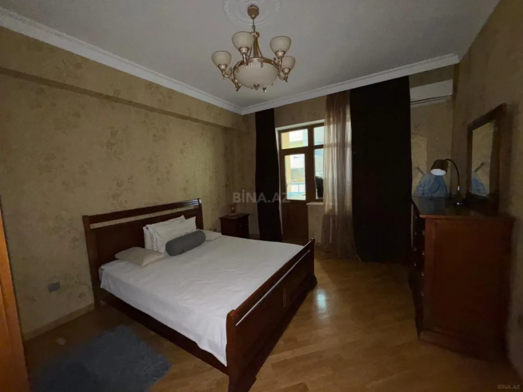 Satılır 3 otaqlı mənzil 110 m²