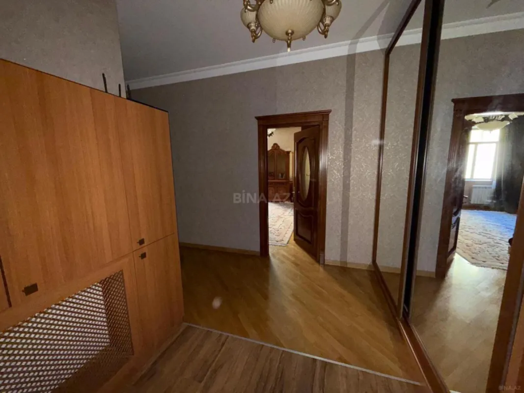 Satılır 3 otaqlı mənzil 110 m²