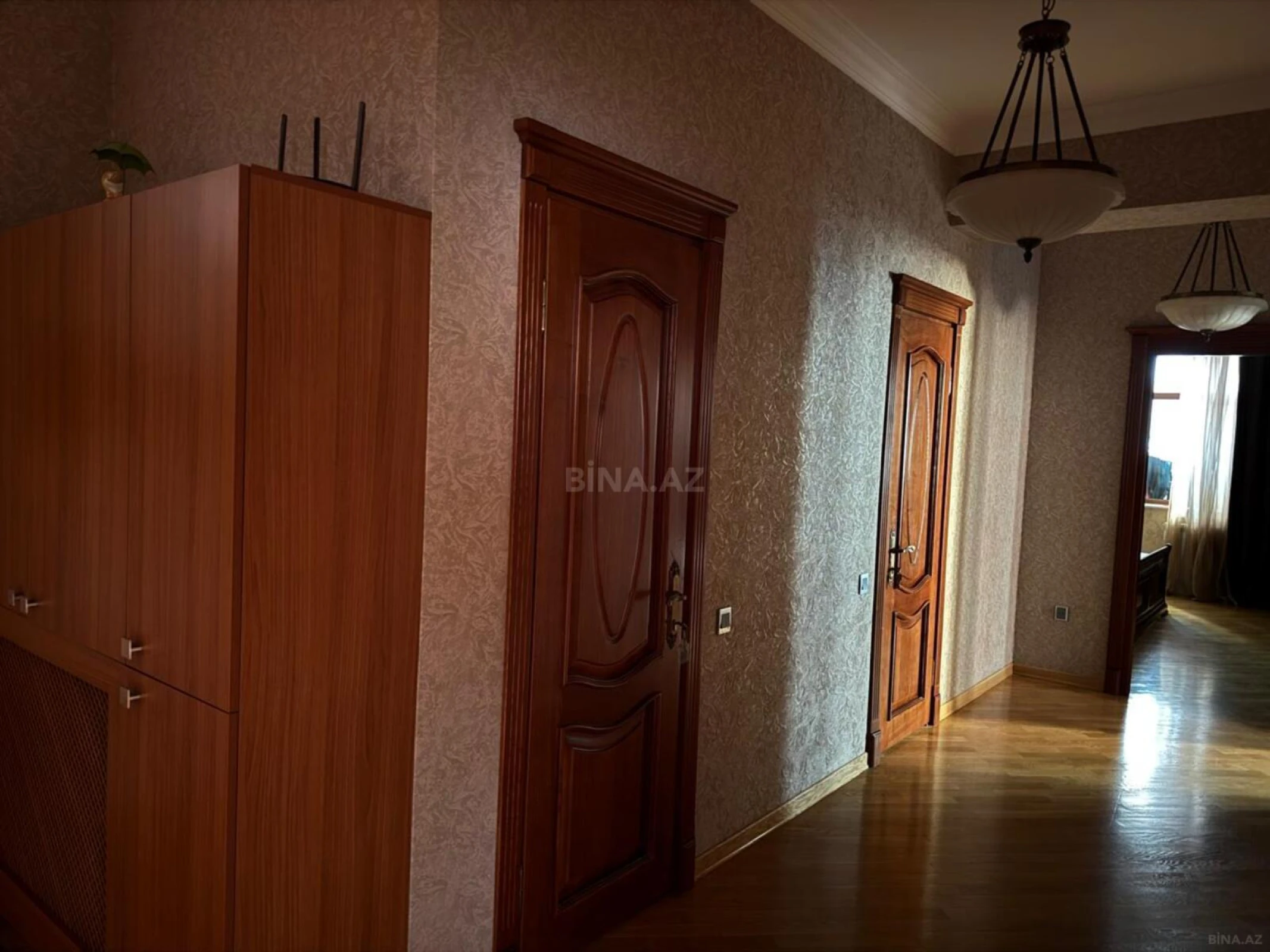 Satılır 3 otaqlı mənzil 110 m²