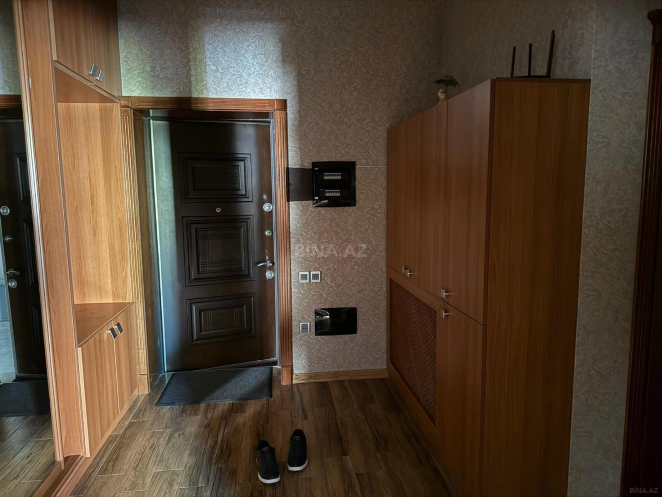 Satılır 3 otaqlı mənzil 110 m²