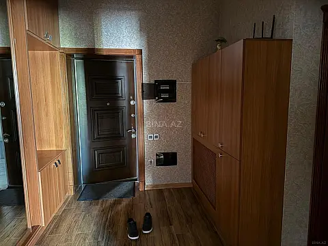Satılır 3 otaqlı mənzil 110 m²