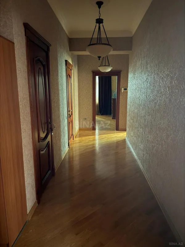 Satılır 3 otaqlı mənzil 110 m²