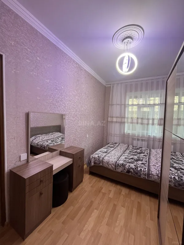 Satılır 3 otaqlı mənzil 76 m²